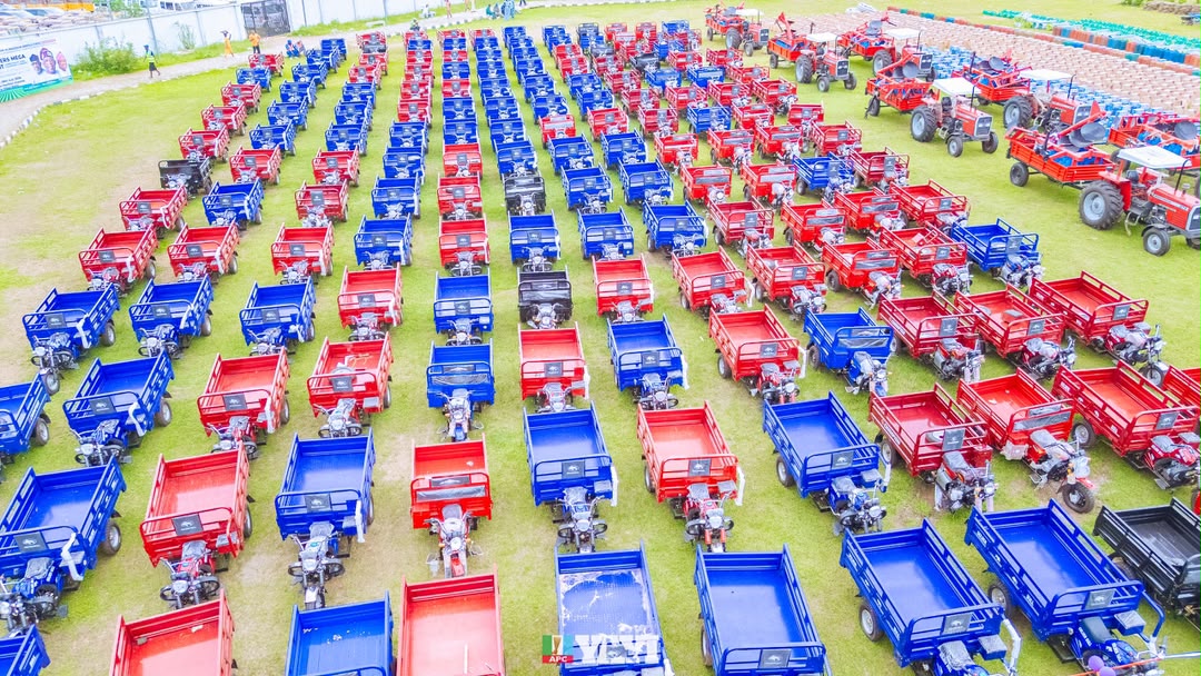 Food Security: Senator Adeola distributes tractors, tricycles, farm inputs, cash grants to 2,557 in Ogun
