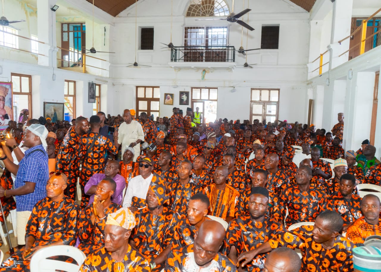 Ogun Central Taxi drivers pledges support and commitment to ensuring Senator Olamilekan Adeola - YAYI wins as the next Governor of Ogun State.