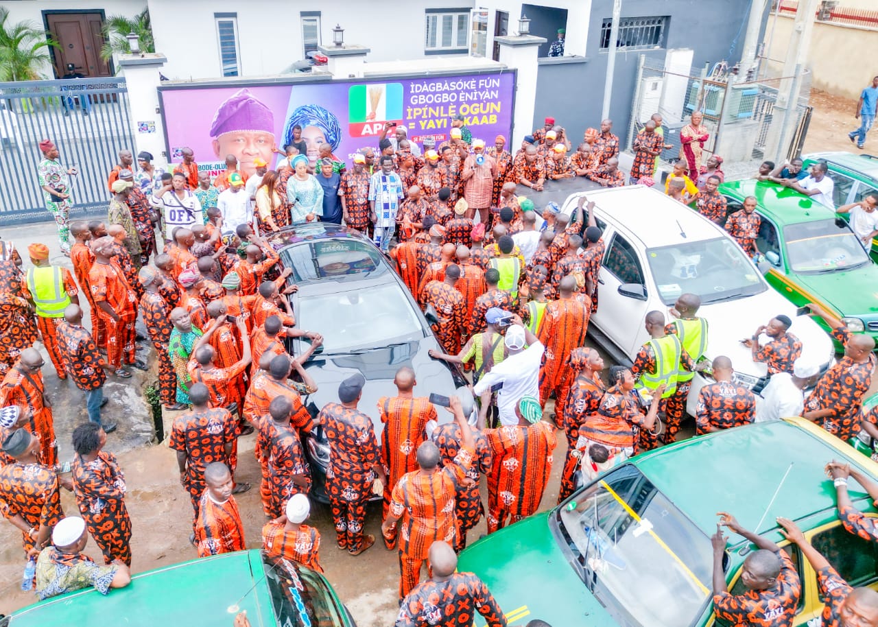 Ogun Central Taxi drivers pledges support and commitment to ensuring Senator Olamilekan Adeola - YAYI wins as the next Governor of Ogun State.